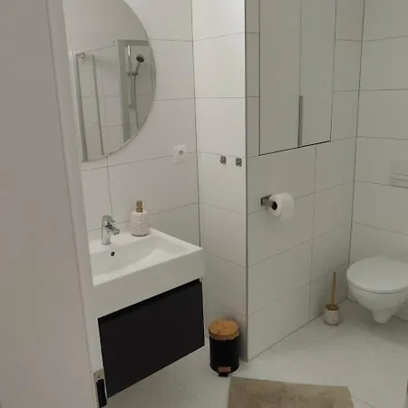 New With Free Garage Parking Near The Airport Bratislava