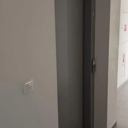 New With Free Garage Parking Near The Airport Appartamento *