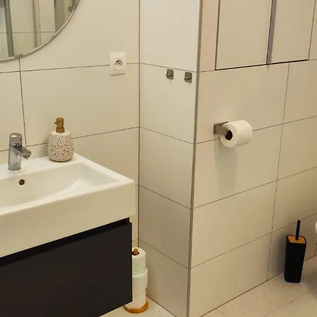 New With Free Garage Parking Near The Airport Appartamento