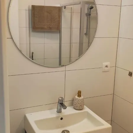 New With Free Garage Parking Near The Airport Apartment Bratislava