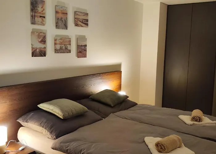 New With Free Garage Parking Near The Airport * 브라티슬라바