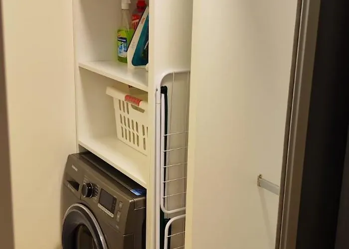 아파트 New With Free Garage Parking Near The Airport