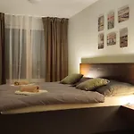New With Free Garage Parking Near The Airport Lägenhet