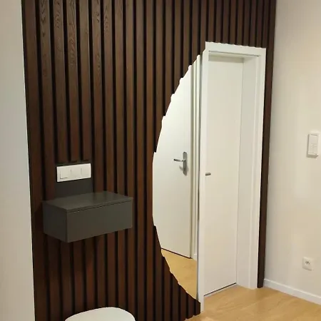 New With Free Garage Parking Near The Airport 布拉迪斯拉发